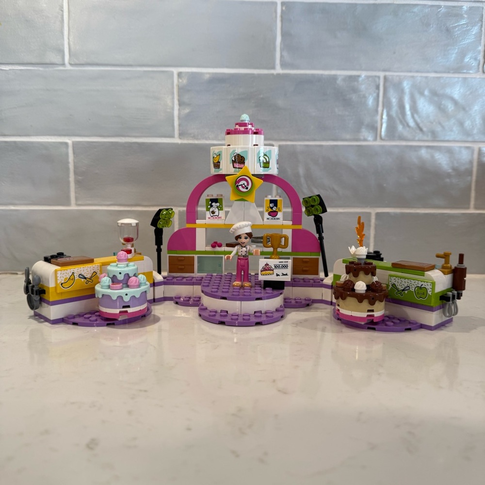LEGO FRIENDS Baking Competition 41393 RETIRED 2020 Release